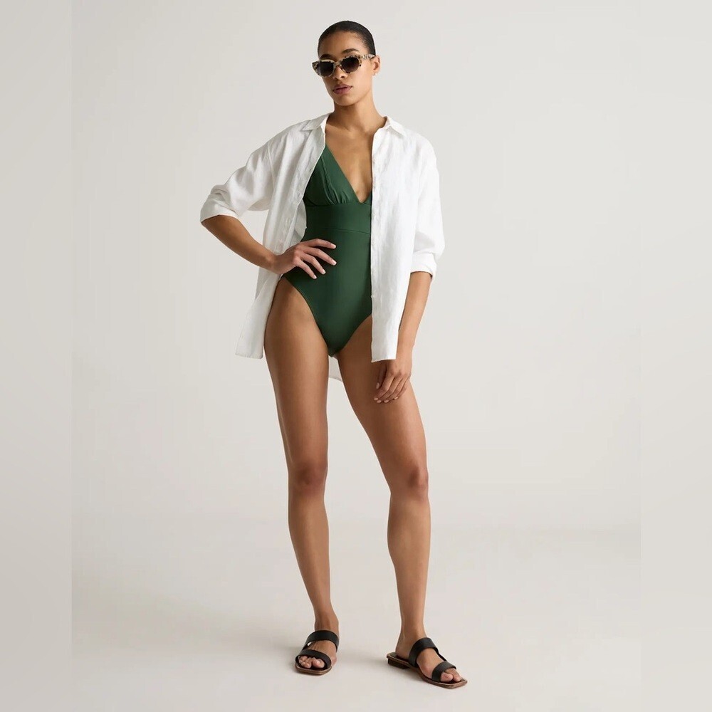 NEW Quince Italian Plunge One-Piece Swimsuit Size Small